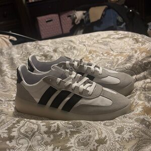 Women’s Size 9 Gray and Black Gum Bottom Sneakers